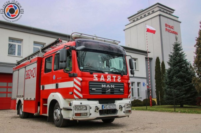 382 M 21