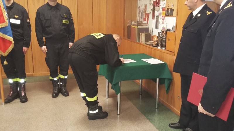 Ślubowanie strażaków JRG 2
