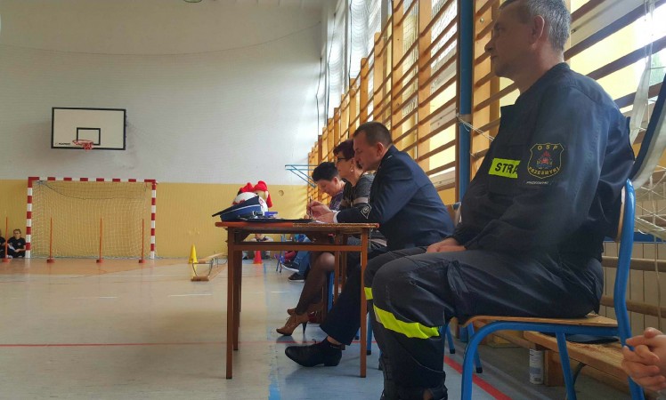 Szkolne zawody strażackie w Przesmykach