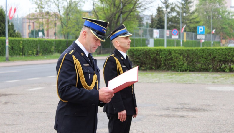Uroczyste podniesienie flagi państwowej 