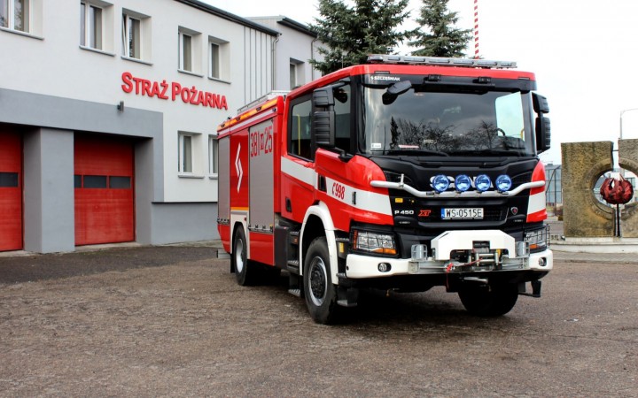 GCBA Scania P450 - 381 M 25