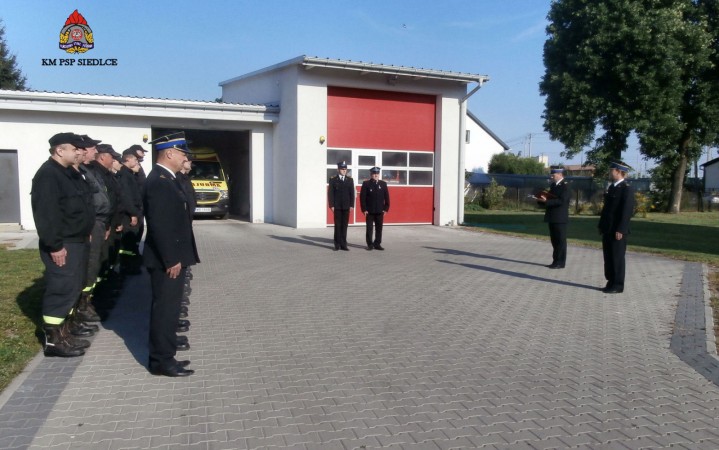 Uroczysta zmiana służby w JRG nr 2